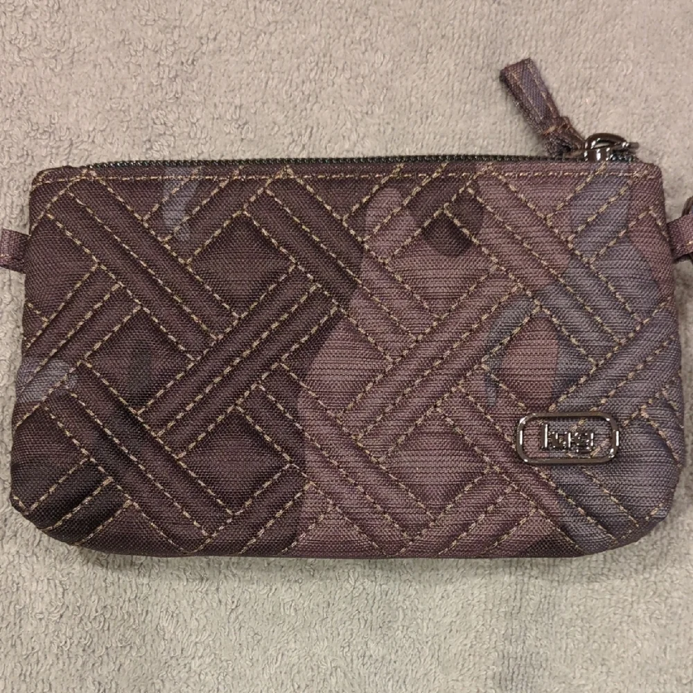 Lug Metro XL Pouch - Brushed Camo Black - NWT - Picture 6 of 8